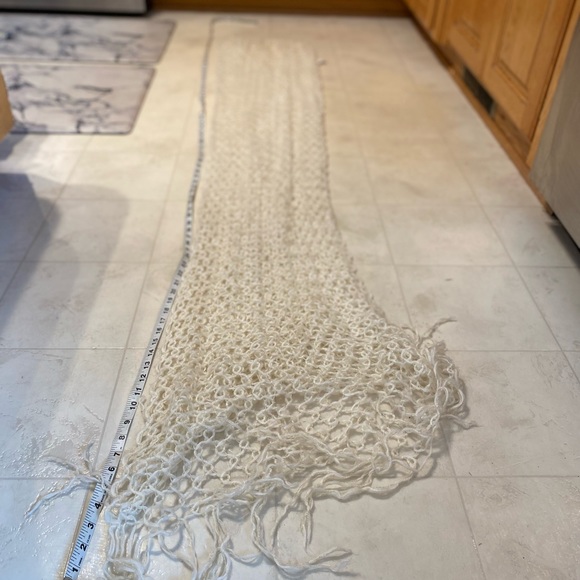 Candies Winter White loose Knit Scarf w/ golden LUREX Sparkle! STUNNING! Long OS - Picture 14 of 17